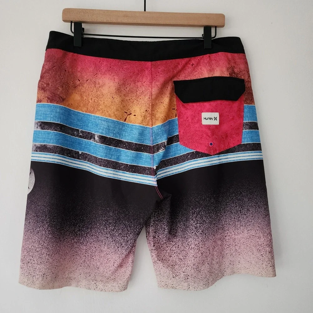 Hurley Board Shorts Men's Size 33 Sunset Stripe‎ Gradient Swim Trunks